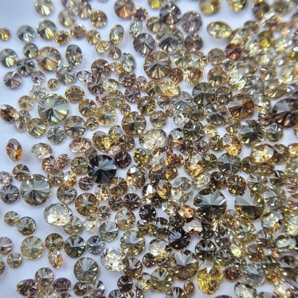(H53) Natural Brown-Green color Round Brilliant cut Diamond