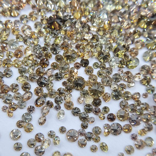 (H53) Natural Brown-Green color Round Brilliant cut Diamond