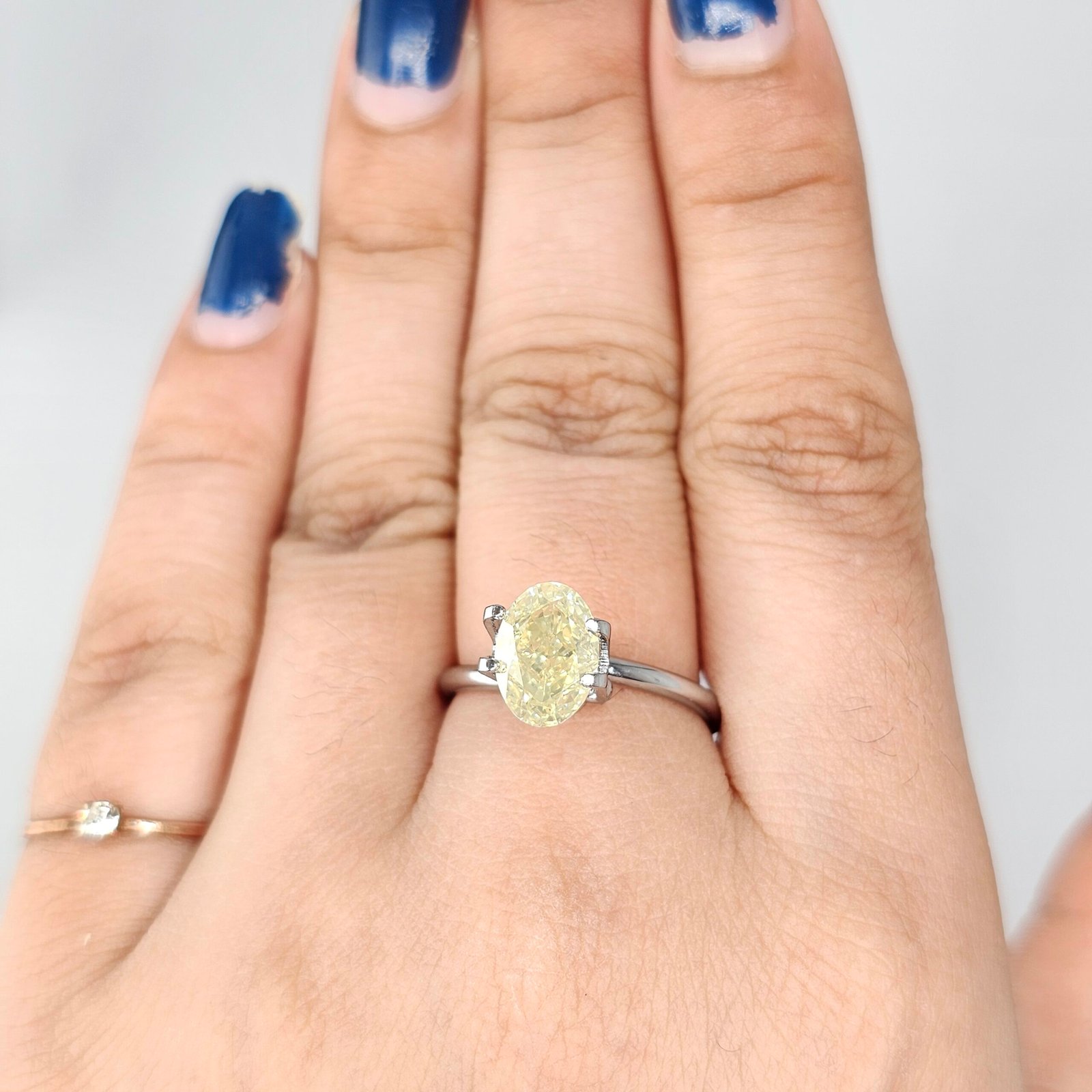 (Tc409) Natural Fancy Light Yellow SI2 Clarity Oval Shape GIA Certified Diamond