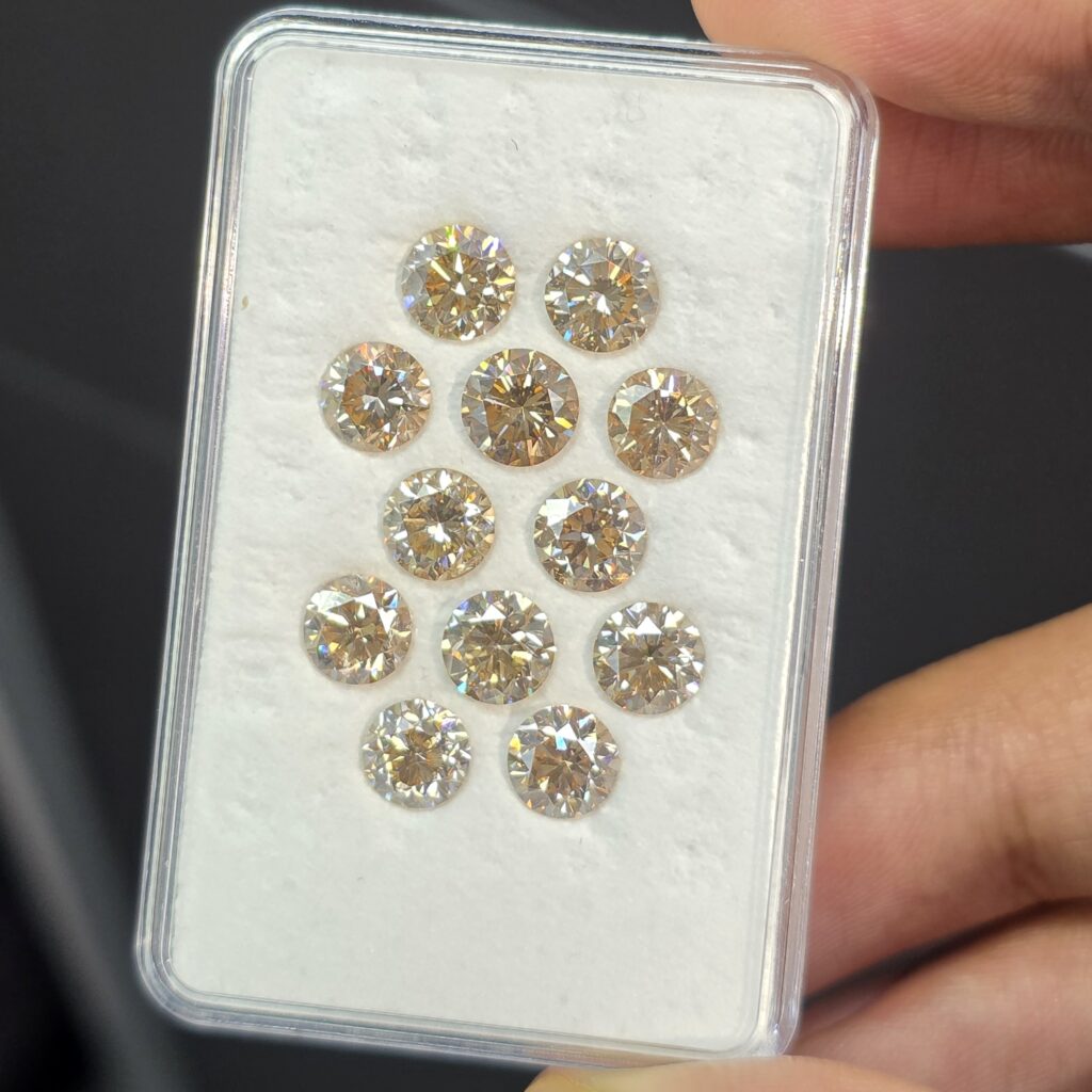 (H220) Natural Fancy Light Brown/Fancy Brown color 1ct Size Round ...