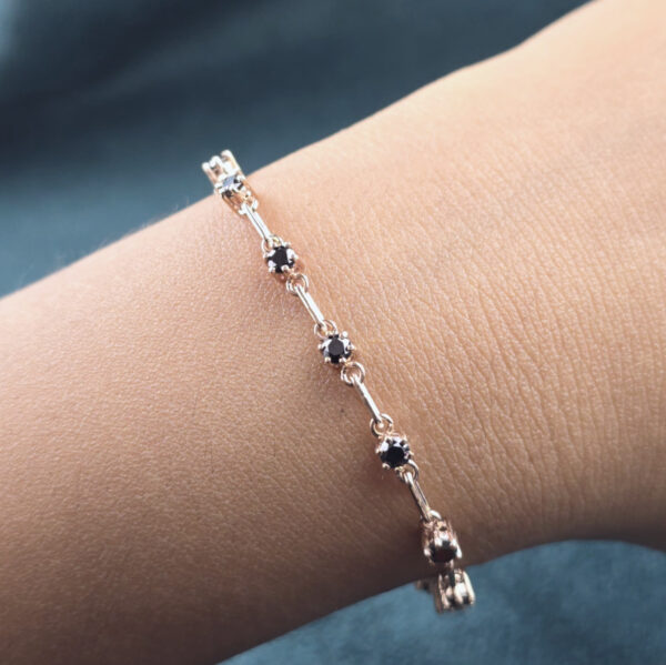 Luxury Round Diamond Bracelet – Perfect Gift for Every Occasion