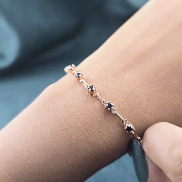Luxury Round Diamond Bracelet – Perfect Gift for Every Occasion