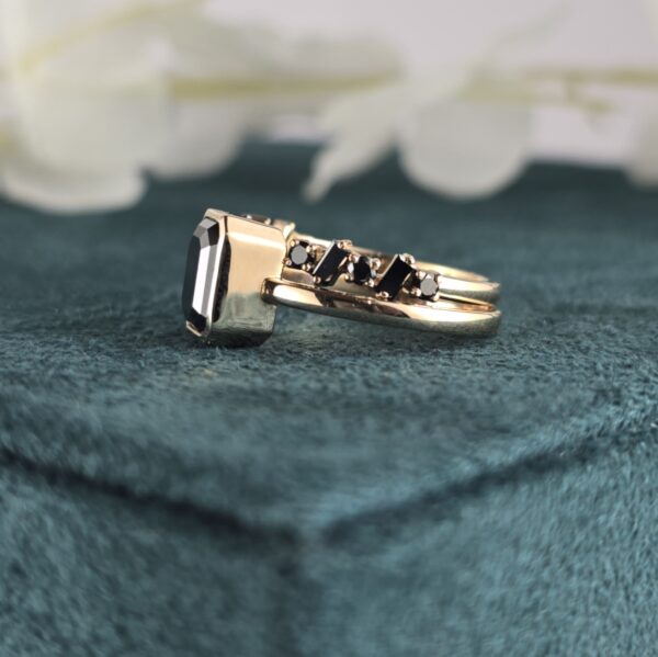 Make a Bold Promise with the Emrald and Chowki Black Diamond Wedding Ring