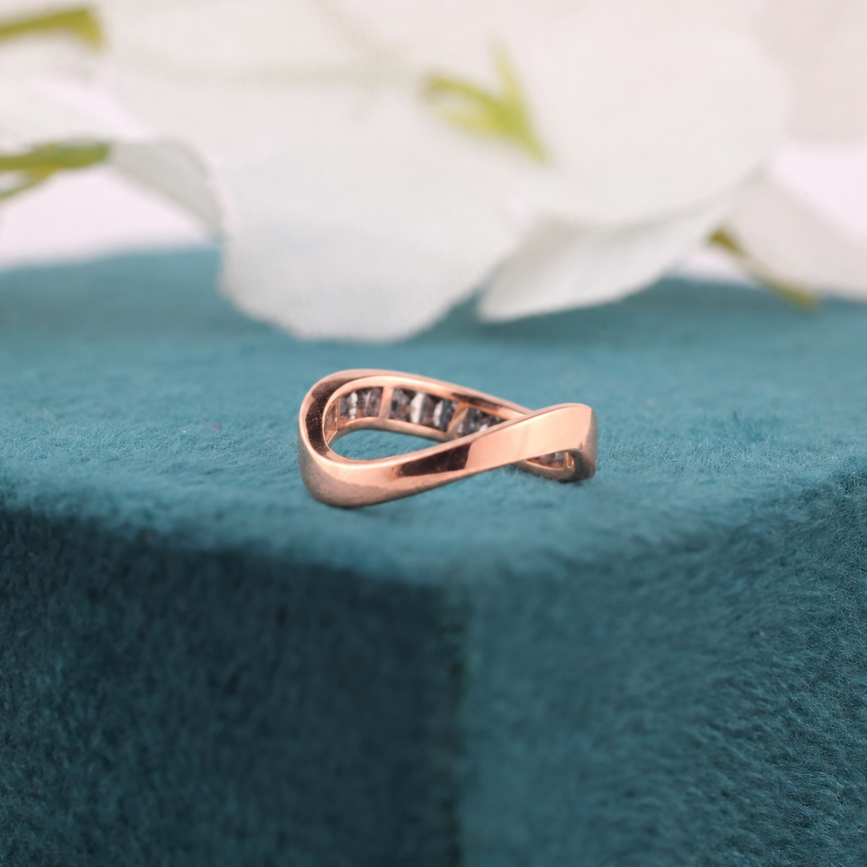 Salt and Pepper Baguette Diamond Wedding Band in Rose Gold